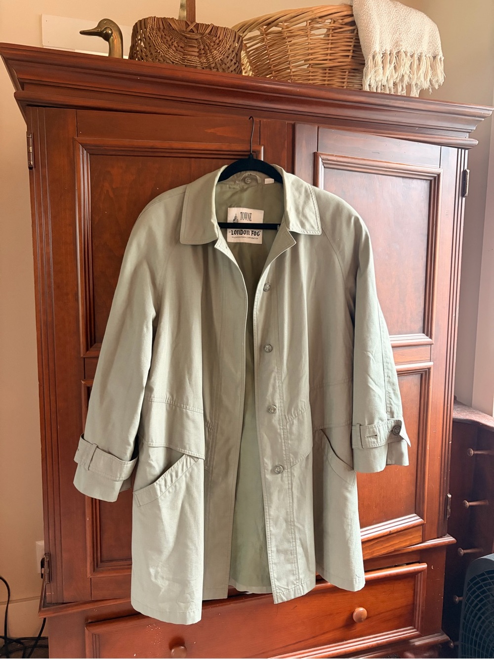 Vintage 1980s/90s London Fog Light Olive Women’s Trench Coat
